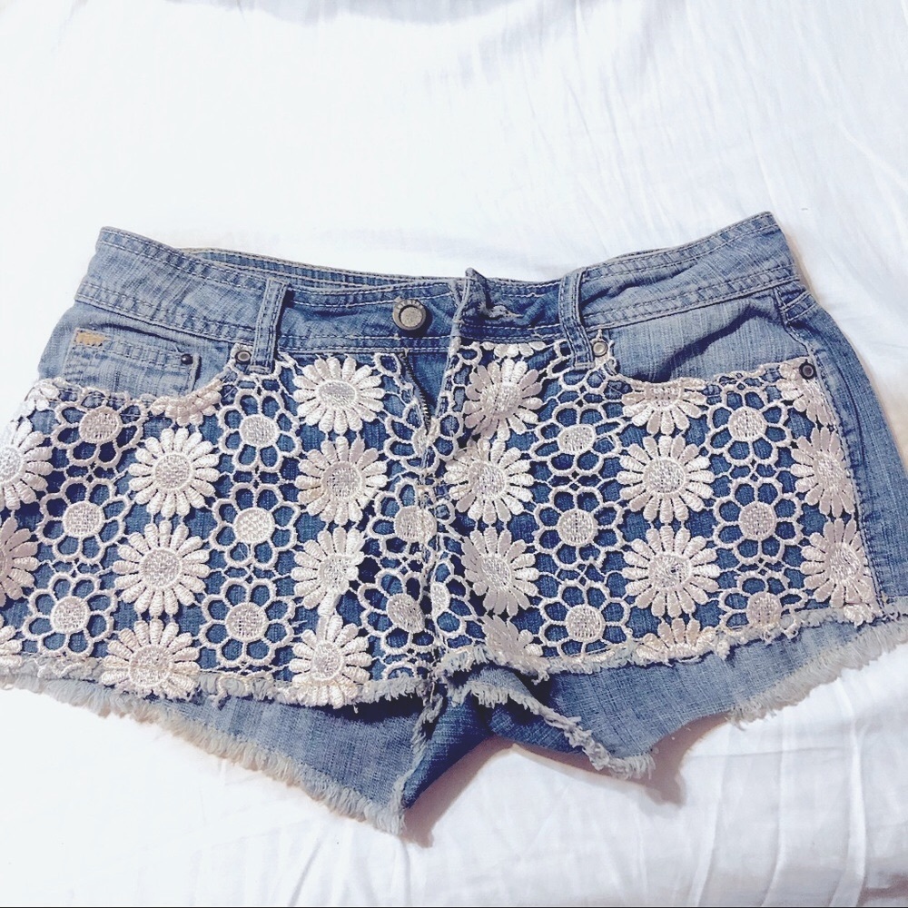 Forever 21 | Floral Lace Denim Shorts  | 4/S